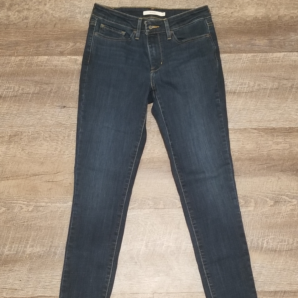 Levi's 711 Skinny Jean's Womens. W27 x L30